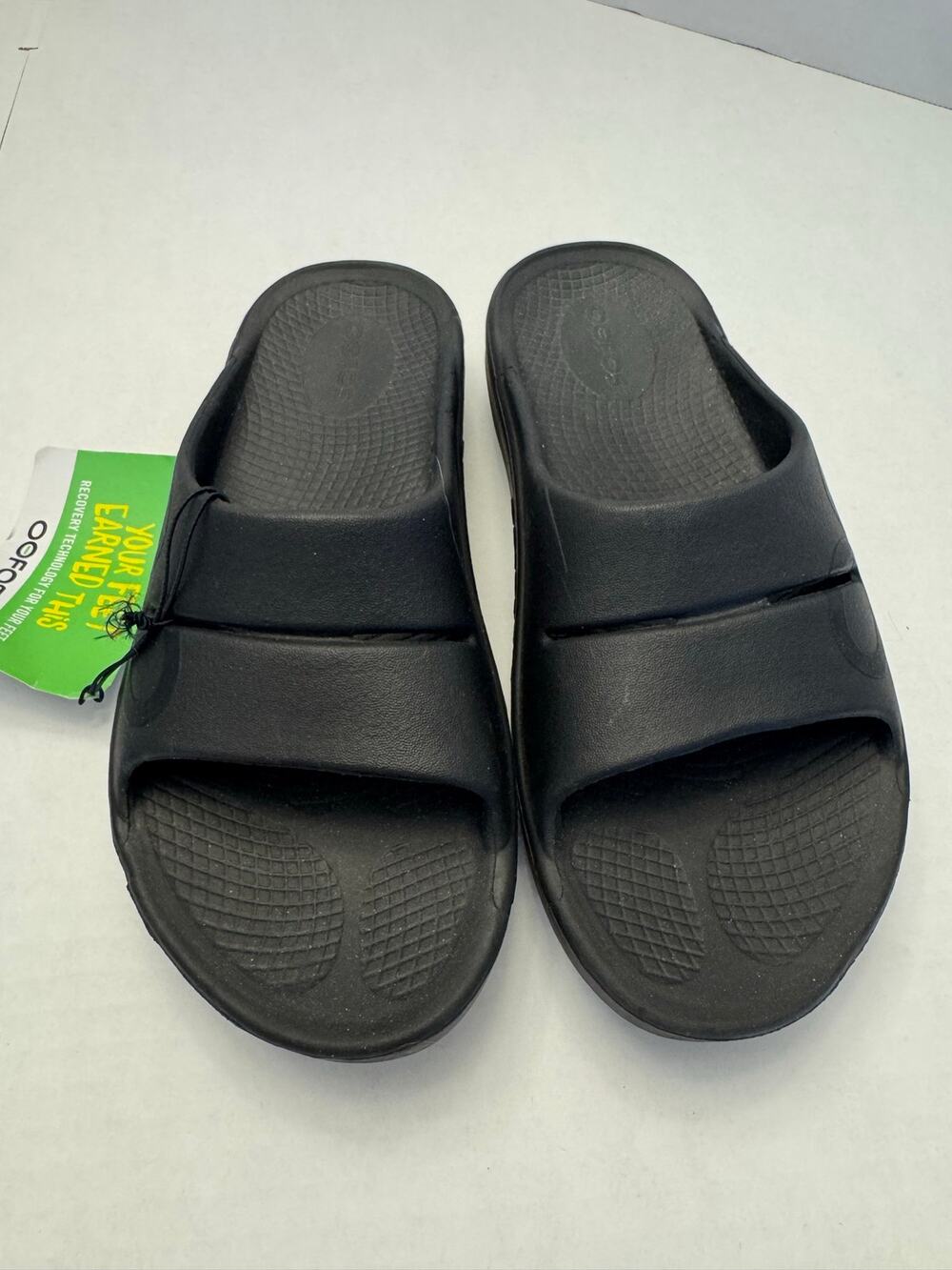 NWT OOFOS OOahh Sport Recovery Slides M4 W6 Black Sandals EU 37